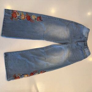 Retro Floral Embroidered Denim Pants | Light Wash | Size M